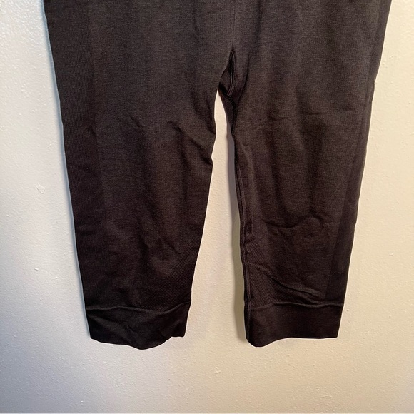 Lululemon Seamlessly Street Crop Black - Picture 5 of 16